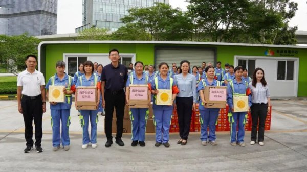 九游体育app官网用扫帚和汗水看护城市的整洁与妍丽-九游会体育 ag九游会登录j9入口 j9九游会登录入口首页