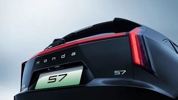 九游体育app(中国)官方网站接管了前双叉臂、后五连杆的悬架架构-九游会体育 ag九游会登录j9入口 j9九游会登录