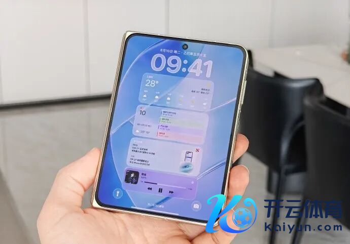 苹果新CEO的超等豪赌？ 大折叠屏iPhone Ultra成就信息全面曝光